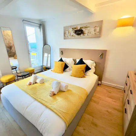 Lovely With Private Terrace In Prime Area Appartamento *