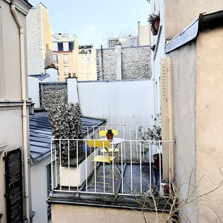 Lovely With Private Terrace In Prime Area *