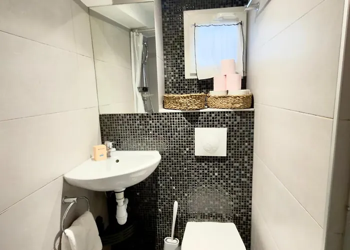 דירה Lovely With Private Terrace In Prime Area פריז