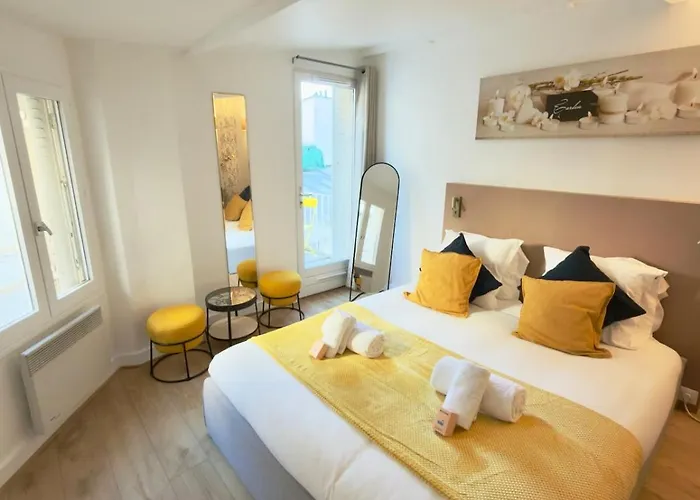 Lovely With Private Terrace In Prime Area פריז