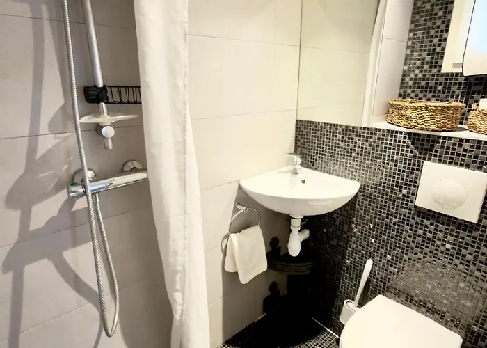 Lovely With Private Terrace In Prime Area